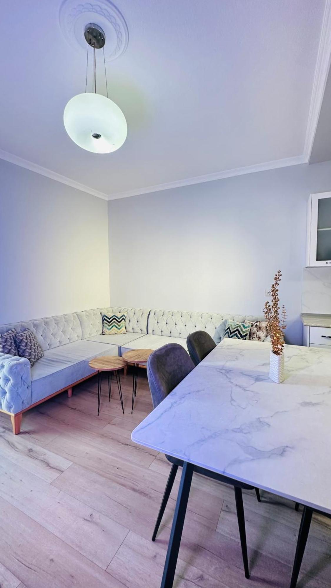 Bllok: Central Cozy Stay, 24/7 Self Check-In Tirana Extérieur photo